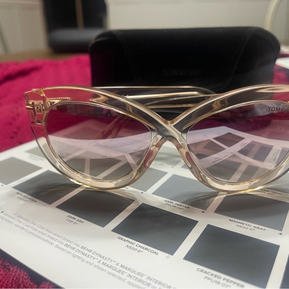 Tom Ford Diane Sunglasses with Case main image 9